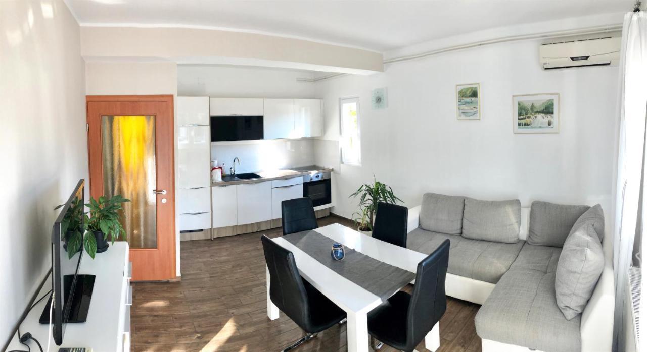 Apartments & Rooms Formenti สกราดิน ภายนอก รูปภาพ
